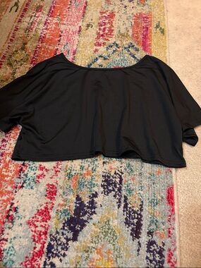 SHEIN Black Cropped Scoop Neck Short Sleeve Top